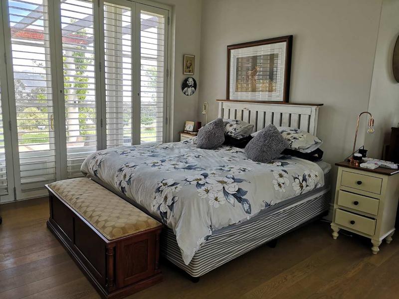 5 Bedroom Property for Sale in Sir Lowrys Pass Village Western Cape